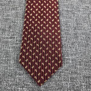 Freely 100% Silk Red Paisley Necktie 55"